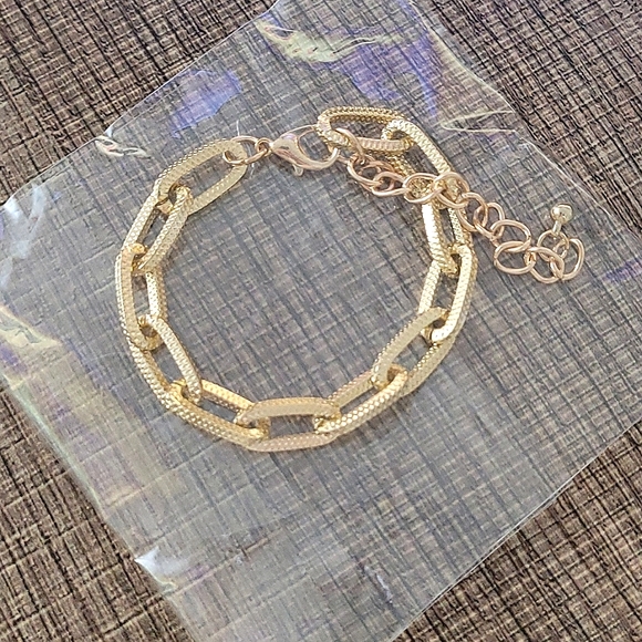 Bracelets - Picture 2 of 3